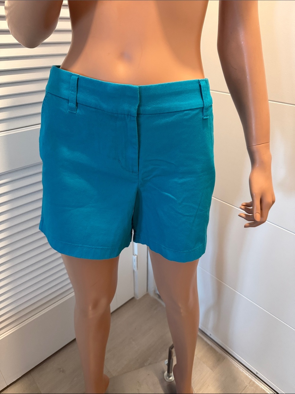 J. Crew size 6 Women’s Teal Casual Shorts